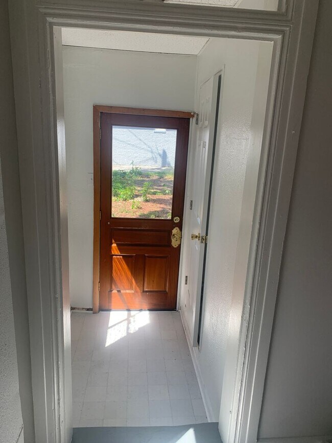 Foto del edificio - Available Now!