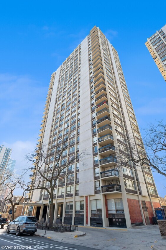 1355 N Sandburg Terrace Unit 805D, Chicago, IL 60610 Condo for Rent