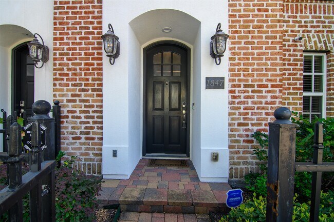 Foto del edificio - 1847 Edwards St