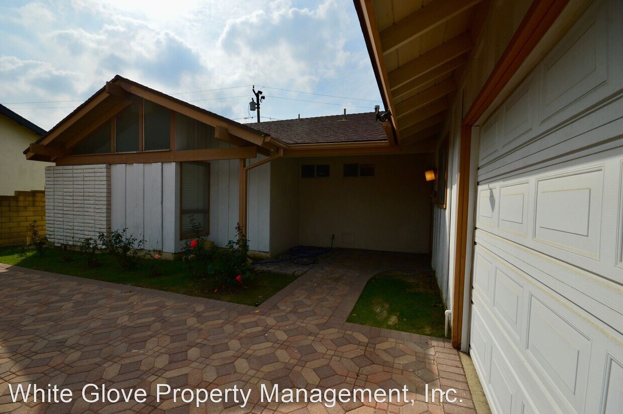 Foto principal - 4 br, 2 bath House - 457 Claro Dr.