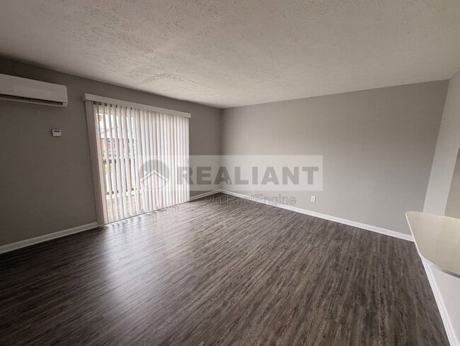 Foto del edificio - 2082 Fairmont Ct