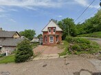 Primary Photo - 212 Quincy St