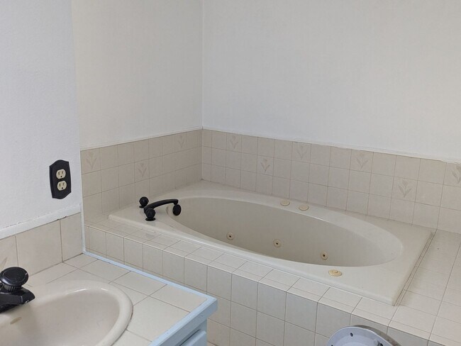 Foto del edificio - 2 Bedroom Duplex in Des Moines