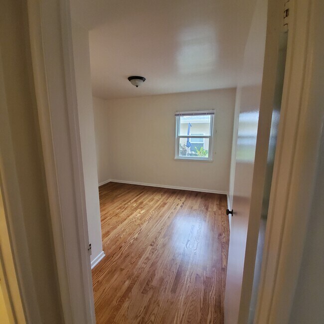 bedroom 2 - 148 1st St