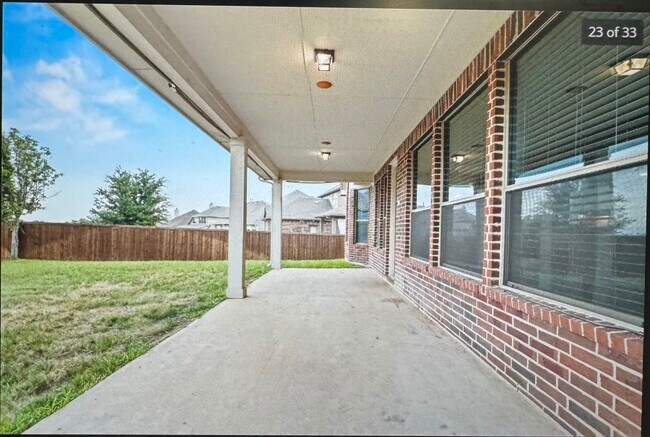 Building Photo - 438 Bristol St