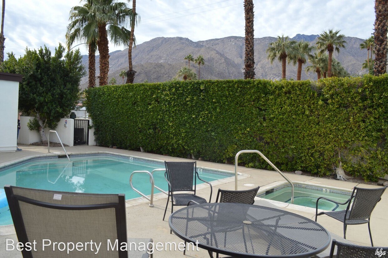 Foto principal - 1 br, 1.5 bath House - 860 N Indian Canyon...