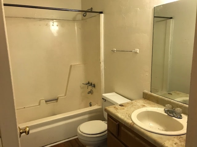 Building Photo - 3613 Willow Creek Ct