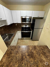 Building Photo - 909 NW 45th Ave