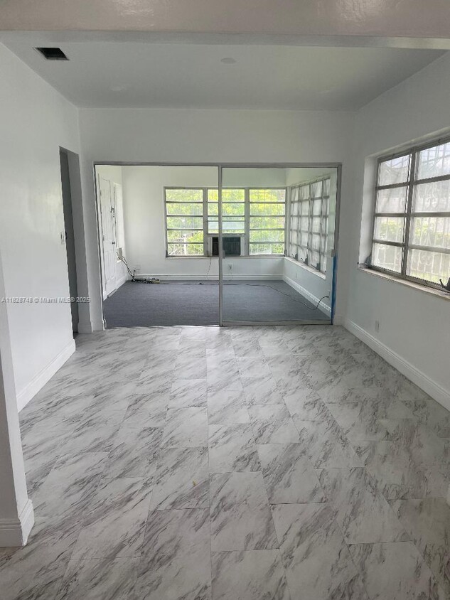 Building Photo - 3044 NW 49th St