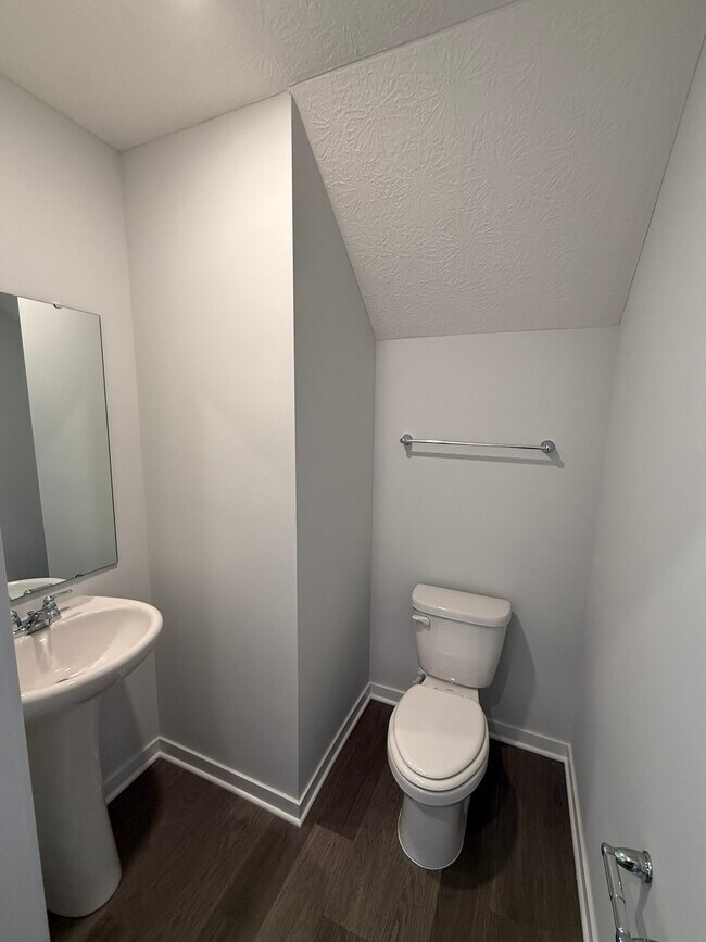 Guest Half Bath - 6361 Darby Plains St