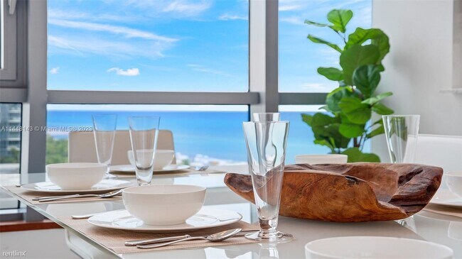 Foto del edificio - 2 br, 2.5 bath Condo - 2001 Collins Ave # ...