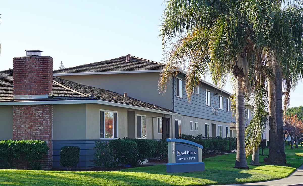 Front View - Royal Palms