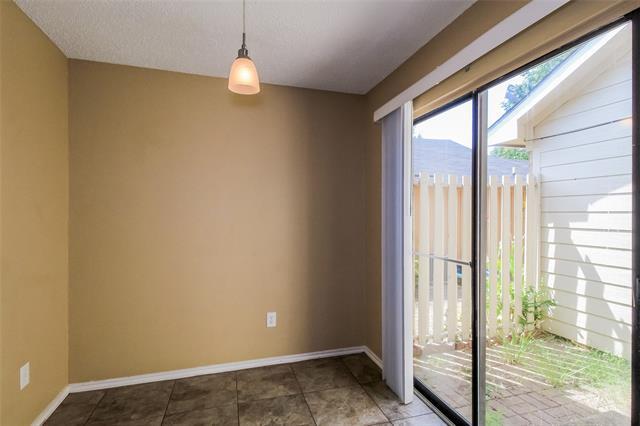 Building Photo - 934 Sanders Dr
