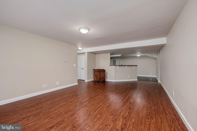 Building Photo - 1465 N Van Dorn St