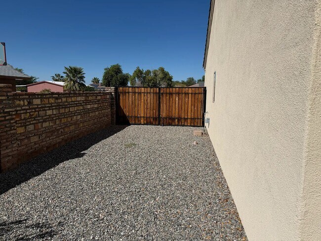 Foto del edificio - 9623 36th Ln