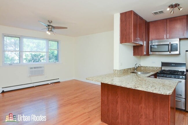 Foto del edificio - 637 W Wrightwood Ave