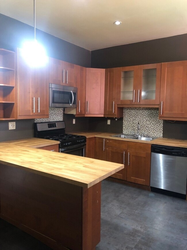 Photo - 1518 Fernleaf St House