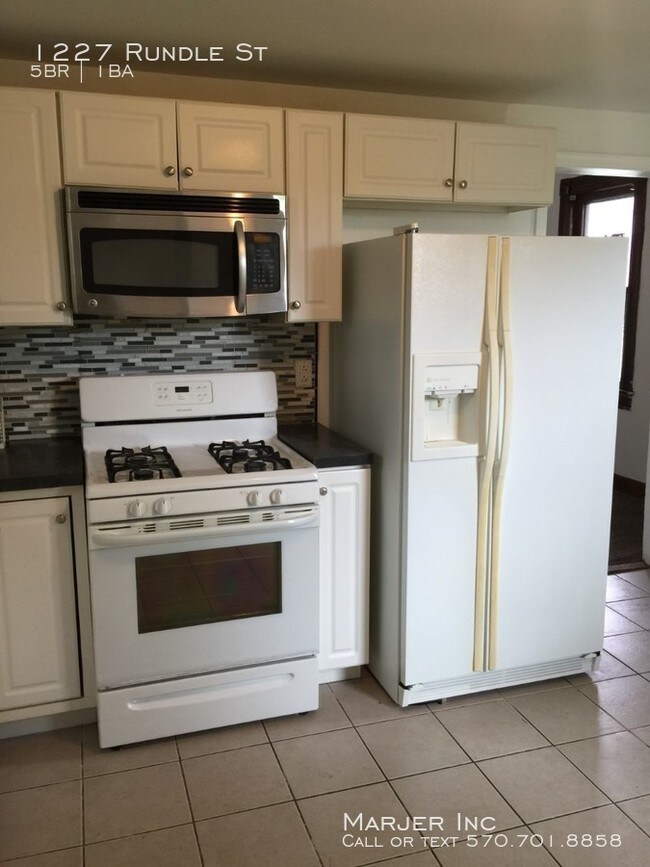 Foto del edificio - 4-5 Bedroom Single Family House For Rent