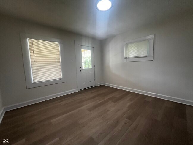Foto del edificio - 1504 N Gladstone Ave