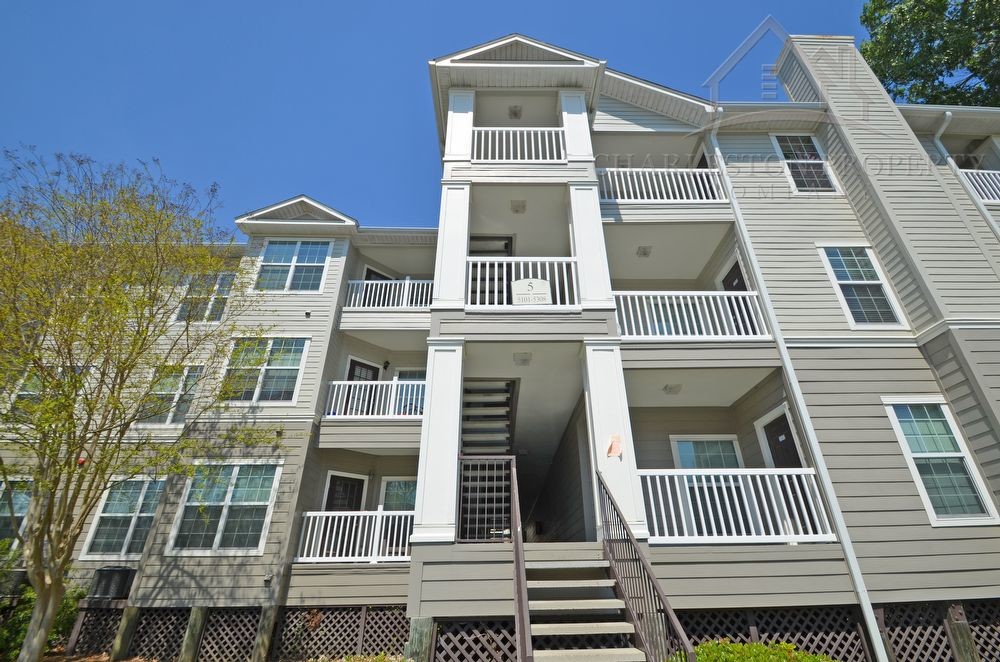 Foto principal - 700 Daniel Ellis Dr