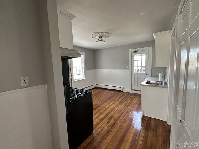 Building Photo - 135 Nonantum St