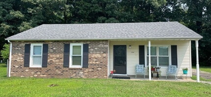 Building Photo - 2204 Merle St