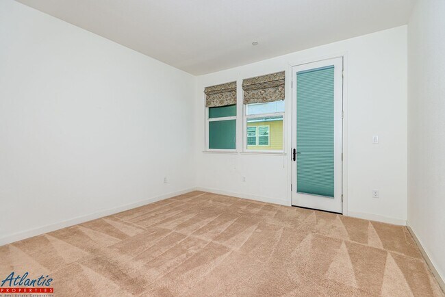 Foto del edificio - Lovely Townhouse | Central A/C | Private Balconies