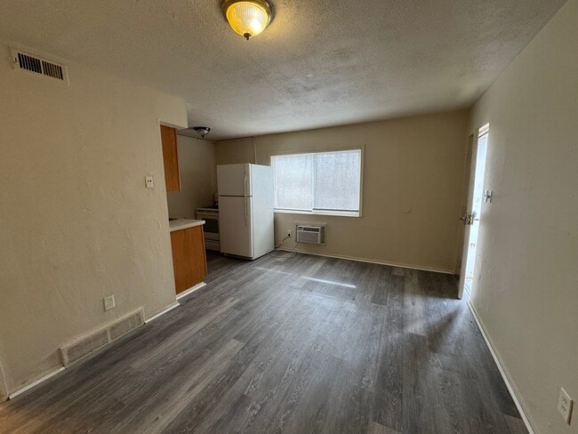 Building Photo - 5828 Stieren Dr