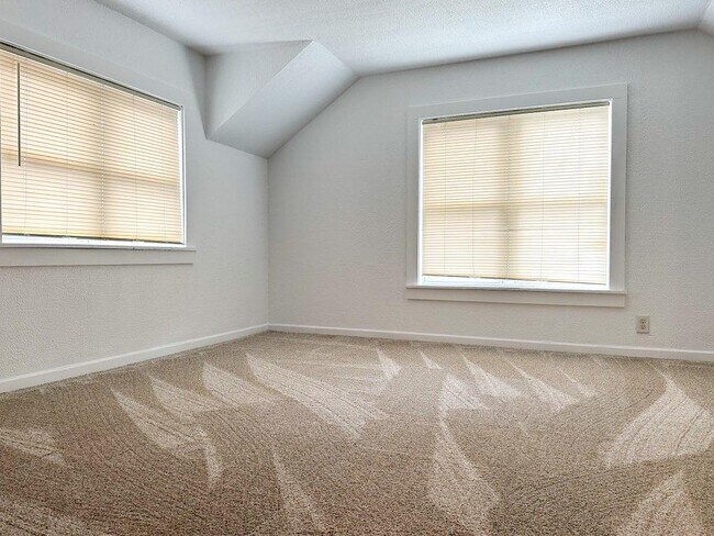 bedroom 1 - 1103 Oak St