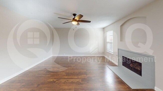 Foto del edificio - 2432 Tisbury Way