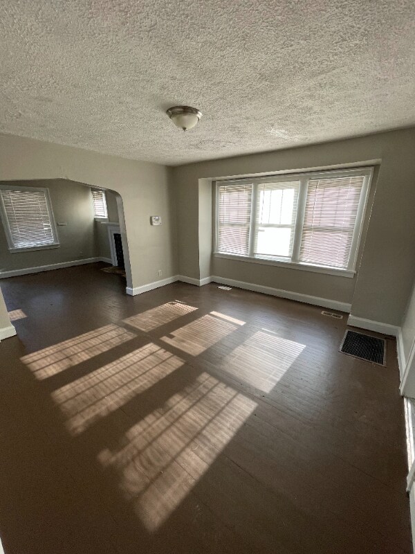 Building Photo - 3330 Orchard Ave