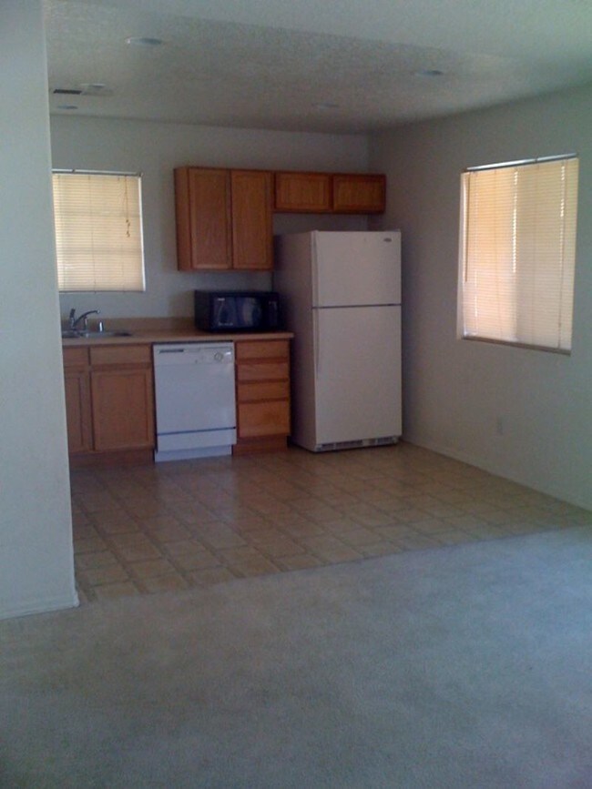 Foto del edificio - 10800 Habanero Way SE