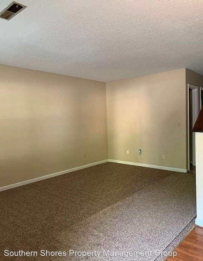 Building Photo - 2 br, 1.5 bath House - 106 Muir Ct. Apt B