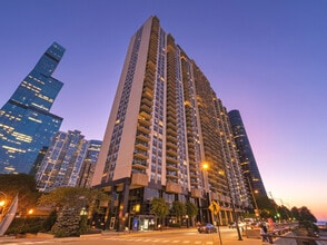 Building Photo - 400 E Randolph St