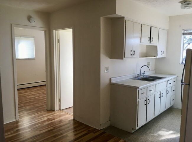 Hallway & kitchen - 5617 Kirby Ave