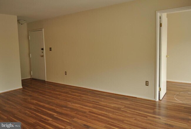 Foto del edificio - 8723 Hayshed Ln