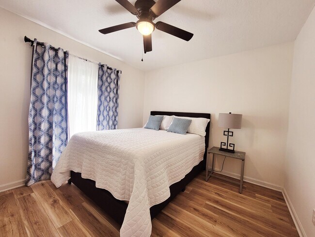 Foto del edificio - 3228 W Wimbledon Dr