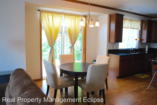 Foto del edificio - 4 br, 2.5 bath House - 10803 NE 187th St