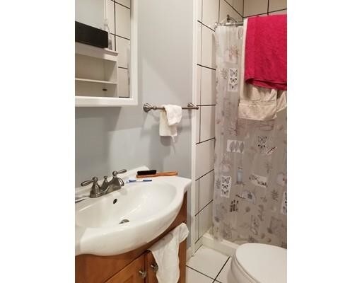 Building Photo - 347A Main St