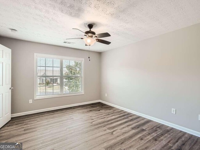 Building Photo - 25 Suzy Ct