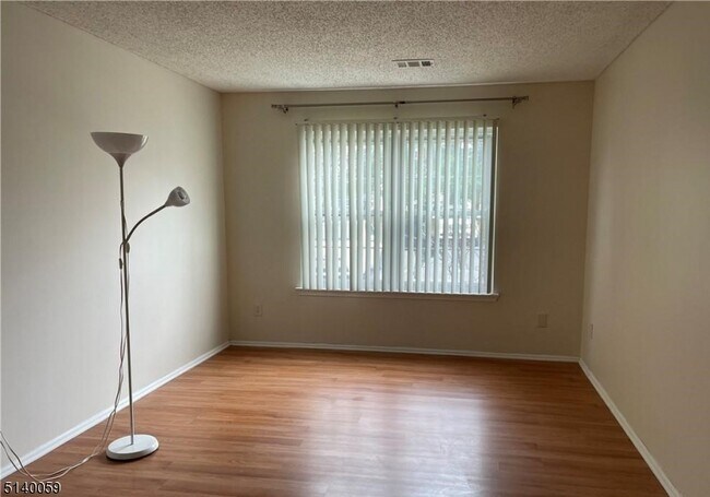 Building Photo - 2513 Lighthouse Ln