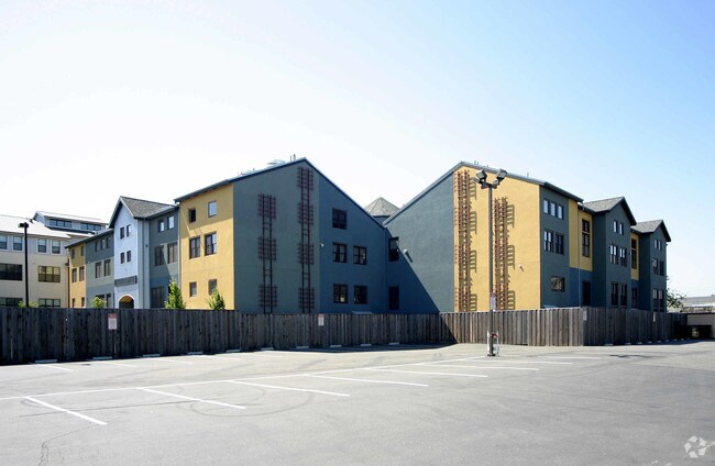 Building Photo - Waterpark Lofts