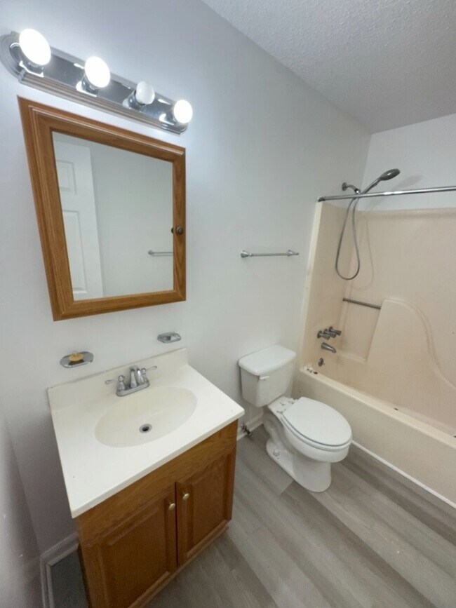 Foto del edificio - 47 East Dr