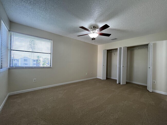 Foto del edificio - 1017 Washington Cir