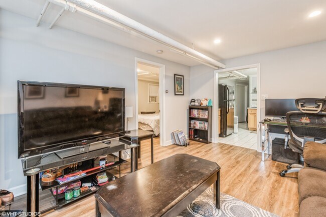Foto del edificio - 1462 W Foster Ave