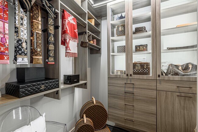 Building Photo - 4521 San Felipe St