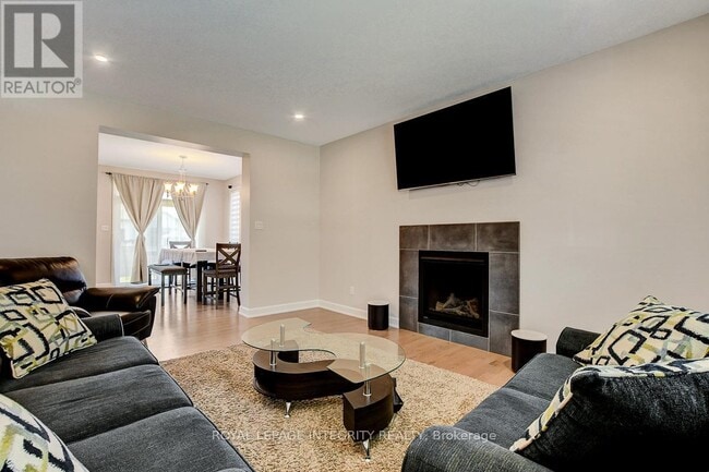 Building Photo - 1384 Fribourg St
