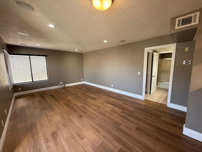 Building Photo - Quiet & Secluded Unit for Rent in Santee!