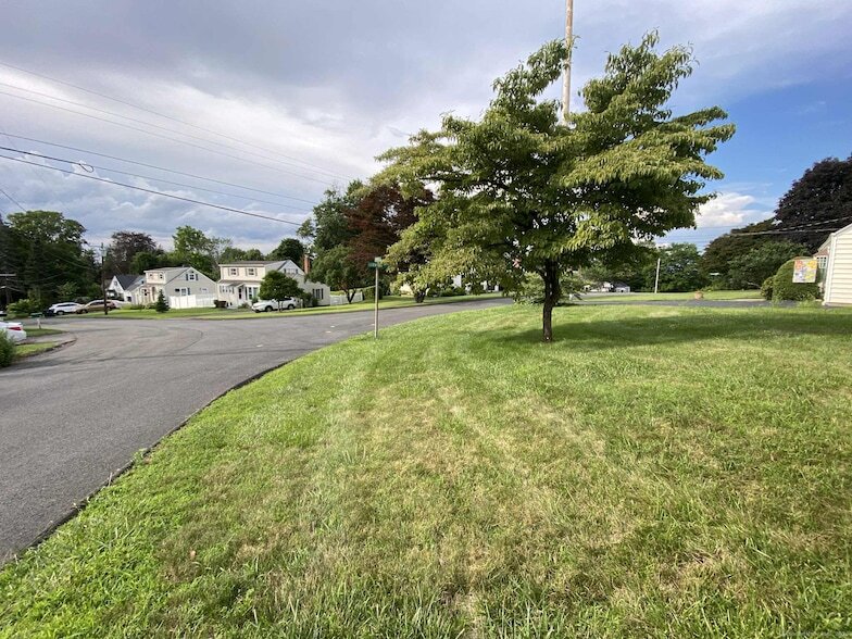 Foto del edificio - 19 Dartmouth Ln
