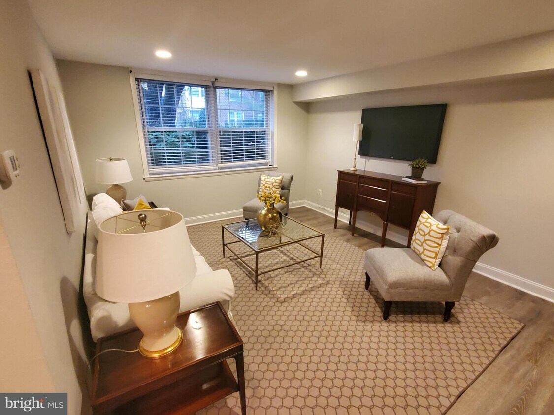 349 Homeland Southway Unit 1D, Baltimore, MD 21212 Room for Rent in